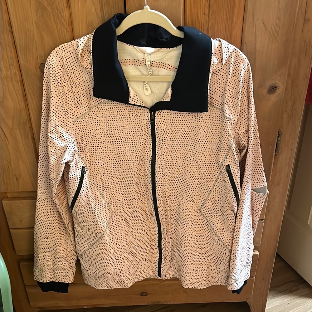 Lululemon jacket - Picture 5 of 10